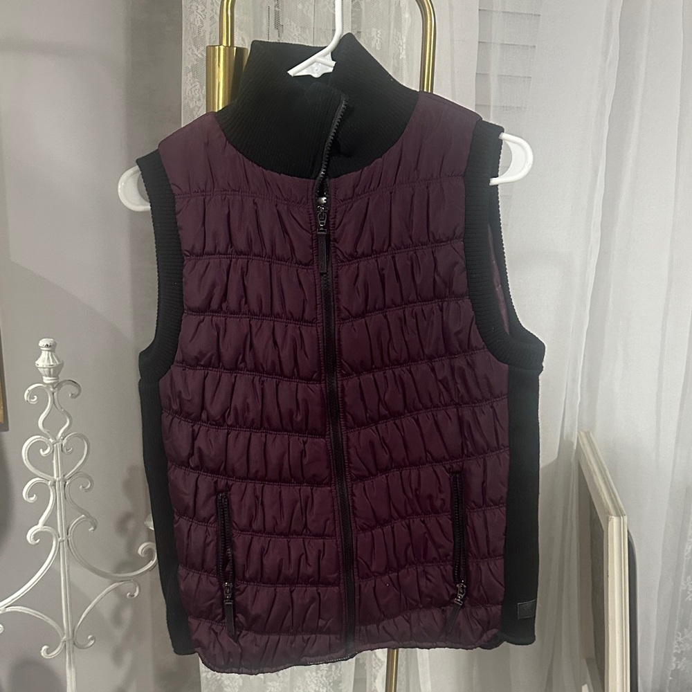 Calvin Klein Performance Vest in Rich Plum